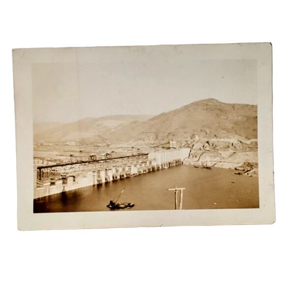 Vtg B&W Original Photos 1940s Grand Coulee Dam Lot of 5 Scenic Snapshot - Picture 4 of 9